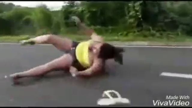 Funny Video Capoeira vs Street !! Haa yaah смотреть онлайн
