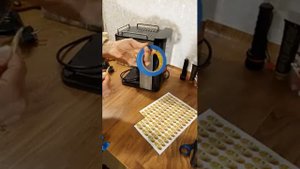 Как отклеить наклейку с бумаги.