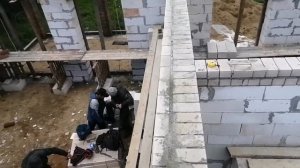 УСТАНОВКА ПОЛОВЫХ ЛАГ ПОД    КРЫШУ