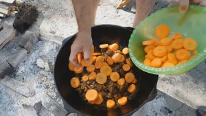 ДОМЛЯМА. ГОТОВИМ В КАЗАНЕ НА ПРИРОДЕ. УЗБЕКСКАЯ КУХНЯ.МЯСО И ОВОЩИ.