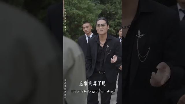 一口氣看完！窮小子意外救了被下藥的美女總裁，美女總裁當場拿出3000萬，直接讓他入贅豪門！【无上总裁】#短劇 #爽文 #逆襲 #男頻 #shortfilm