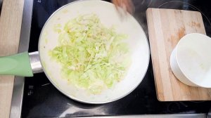 Обед диабетиков. Голубцы с грибами и запечённое мясо.