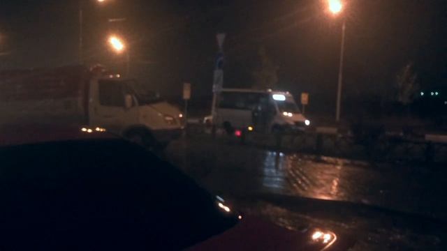 Взаимопомощь на дороге. Range Rover P38. Спасаем Газель. смотреть онлайн