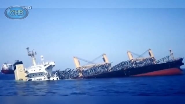 Огромный КОРАБЛЬ ТОНЕТ в море Как тонет Большой Корабль