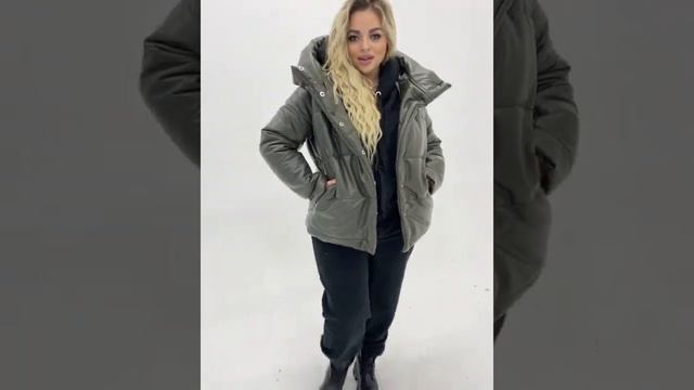 Женский короткий кожаный пуховик эко кожа на кнопках с капюшоном большого размера 42-58 до -15° смотреть онлайн