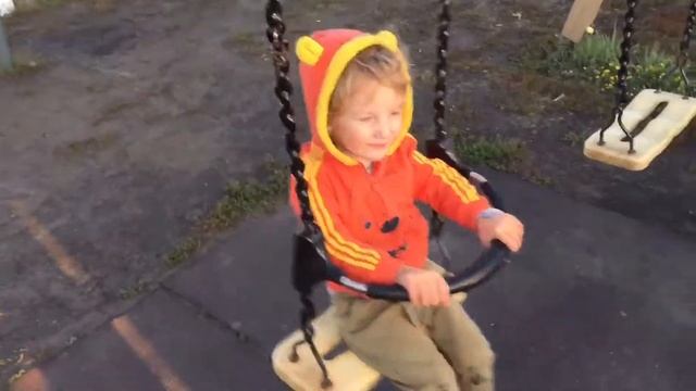 Дорога в Крым.Трасса М4-Дон.Первая остановка.Детская площадка на заправке Лукойл смотреть онлайн