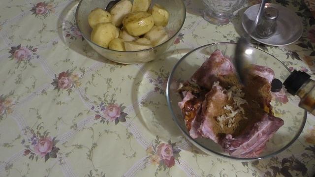 Свиные косточки с картофелем. Всё просто и очень вкусно! смотреть онлайн