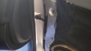 Solaris скрипит ограничитель с рем комплектом Plastik-Avto 2