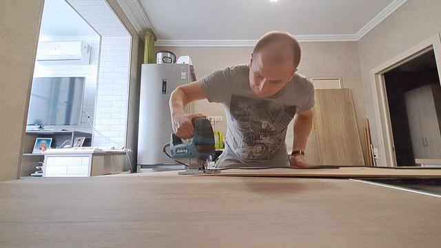 Красивая кухня без ручек с профилем Beautiful kitchen without handles profile смотреть онлайн