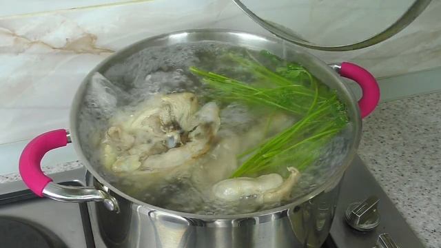 Домашний куриный бульон.