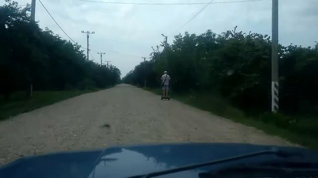 То ли гироскутер, то ли сигвэй по гравийке смотреть онлайн