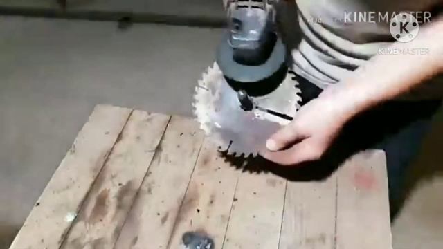 Самодельный Бур из церкулярной пилы для столбов смотреть онлайн