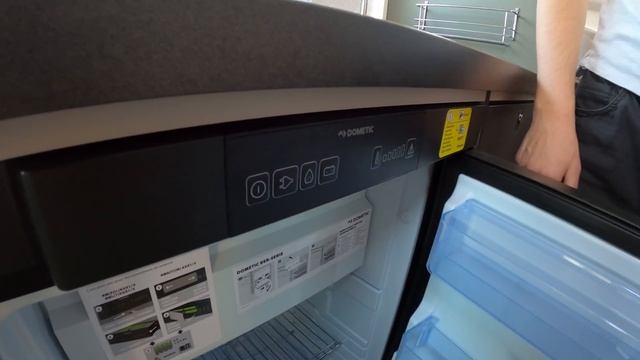 Зимний автодом Adria Compact Plus SL. Обзор дома на колёсах. смотреть онлайн