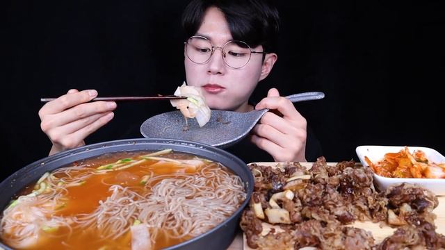 냉면 우삼겹 불고기 먹방ASMR MUKBANG COLD NOODLES & BEEF BULGOGI & KIMCHI 冷麺 牛肉 キムチ eating sounds