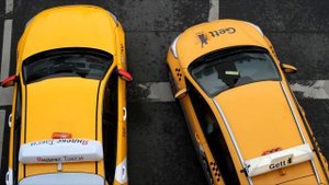 Автоюрист поддержал идею запретить таксистам работать сверх нормы