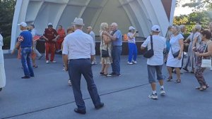 ВОЗРАСТА БОЛЬШЕ НЕТ❤️ТАНЦЬІ В ПАРКЕ ГОРЬКОГО❤️ ХАРЬКОВ ОКТЯБРЬ 2023