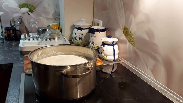 Полезный нежирный домашний творог.  Всегда вкусно и легко!!