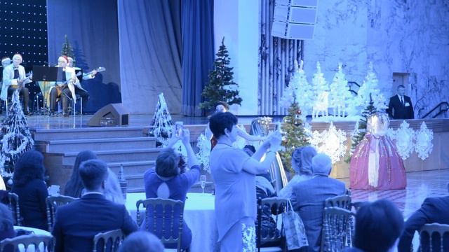 Ирина Елисеева "А он мне нравится" Ансамбль "Россия" им. Л. Зыкиной дир. Д.Дмитриенко смотреть онлайн