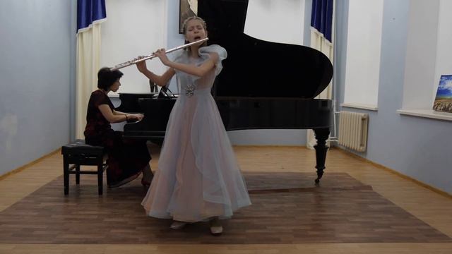 С. Меркаданте Концерт фа мажор Исп. Евангелина Махринова (флейта), Ольга Бер (ф-но) смотреть онлайн