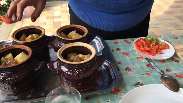 КУРИНОЕ МЯСО В ГОРШОЧКАХ НА КОСТРЕ