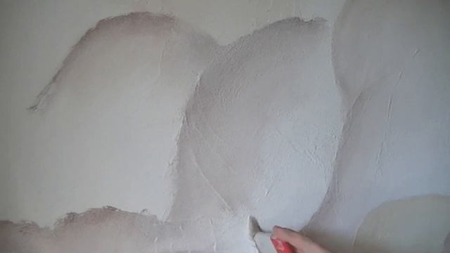 Декоративная штукатурка с элементами росписи.