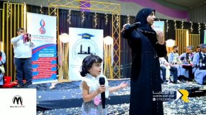 فطوم تتميز مع أختها ملاك في أنشودة مصطفى من حفل تخرج دفعة سفراء الهندسة الكيميائية محافظة الحديدة