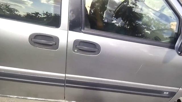 Опель Синтра газует на механическом Лукасе смотреть онлайн