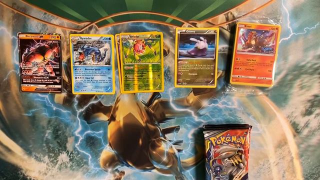 Opening a Pokémon Mini Tin and a Cosmic Eclipse Build and Battle Kit смотреть онлайн