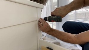 Как прикрутить мягкую спинку к детской кроватке?