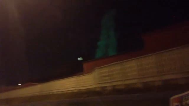 Зеленый дым из завода в Москве смотреть онлайн