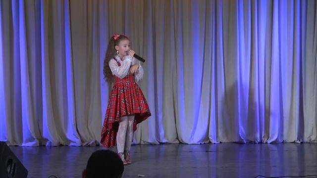 Вероника Устимова, 8 лет. "Подари улыбку"