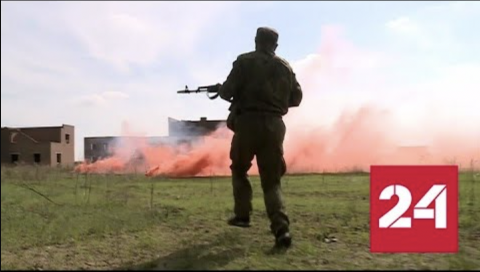 Под Волгоградом мобилизованные проходят специальную огневую подготовку - Россия 24 