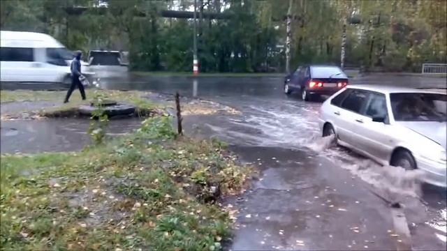 Ульяновск, Камышинская: Лужи все те же - 3 (27.09.2017) смотреть онлайн