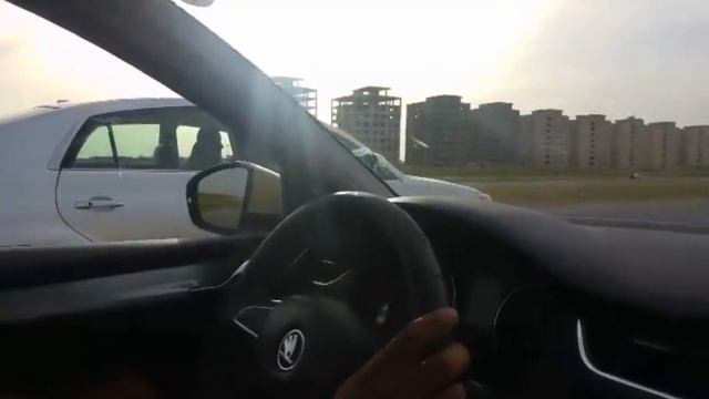 Skoda octavia 2014 vs Toyota avalon 2011 смотреть онлайн