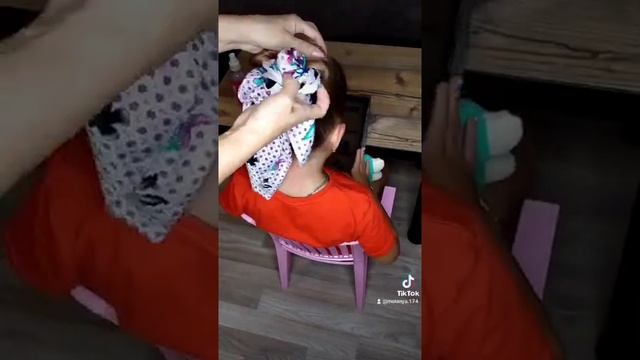 Простой пучок за 5 минут ? с платком или лентой ? Детские прически, прически, прически косички смотреть онлайн