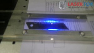 УФ лазерная маркировка на стекле