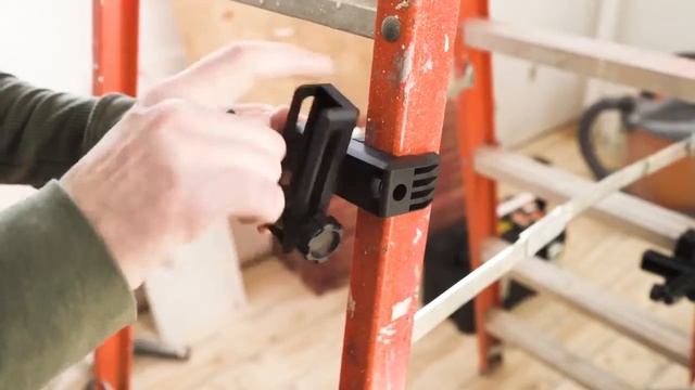 Линейка лазерных построителей плоскостей от Stanley Black&Decker смотреть онлайн