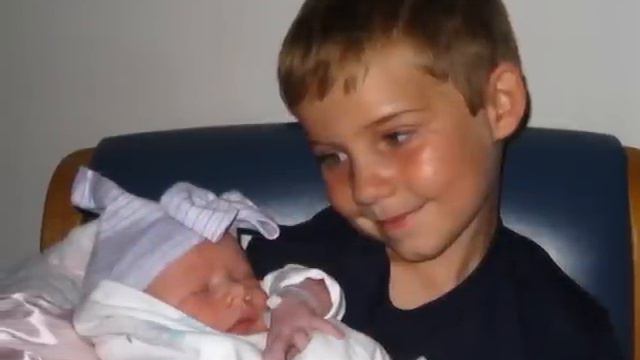 Keira Lee Shaffer Arrives 5/3/2010 смотреть онлайн