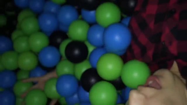 веселый остров Новосибирск. Эмилия играет.