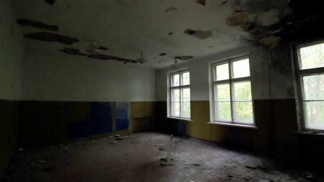 Заброшенная школа \ Нашел человеческие органы в классе \ Ленинградская область