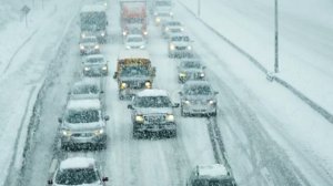 зима, машины на дороге