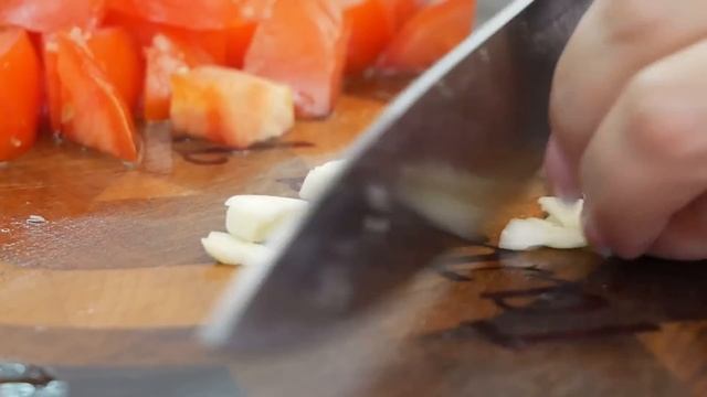 С УДОВОЛЬСТВИЕМ едят даже МЯСОЕДЫ. Рагу с КАРТОШКОЙ и ГРИБАМИ, цыганка готовит.