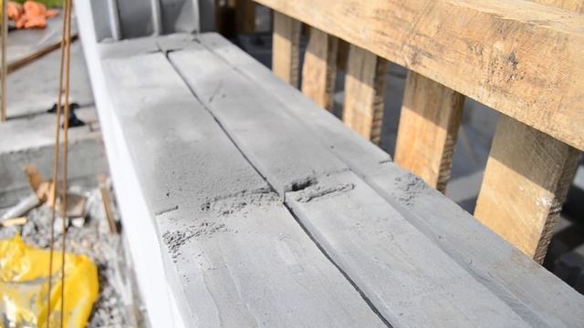 Стены дома из газобетона. Перемычка улового окна.