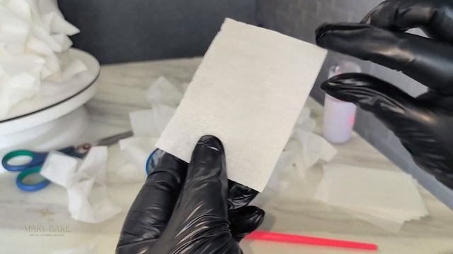 Декор свадебного торта из вафельной бумаги быстро и легко.