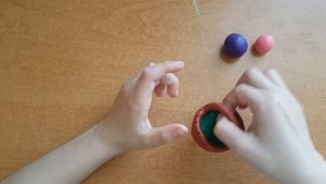 ПОДАРОК ИЗ ПЛАСТИЛИНА ДЛЯ МАМЫ