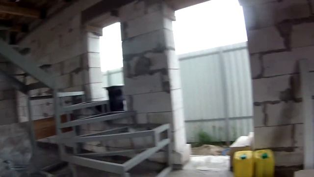 Лестница на металлическом каркасе