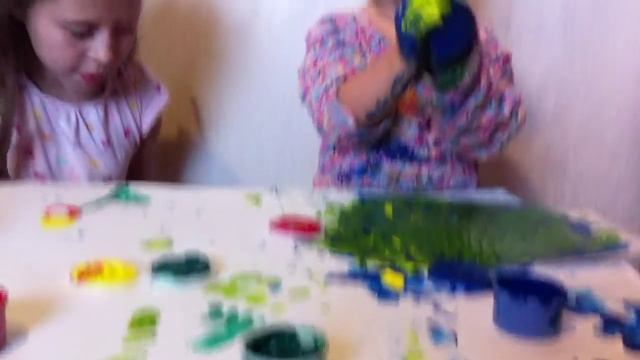 Пальчиковые краски для малышей от 1 года. Рисуем пальчиковыми красками. Как рисовать на лице? смотреть онлайн