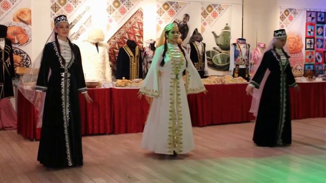 Музей.День национальных культур.Танец Горянок
