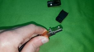 Убираем защёлки DisplayPort без порчи кабеля