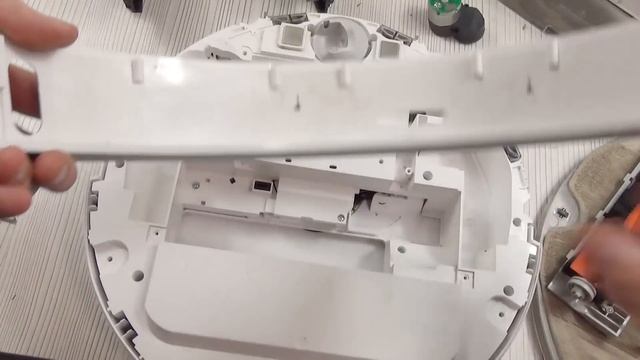Как разобрать Xiaomi Mi Roborock S50 2 робот пылесос - что внутри? смотреть онлайн